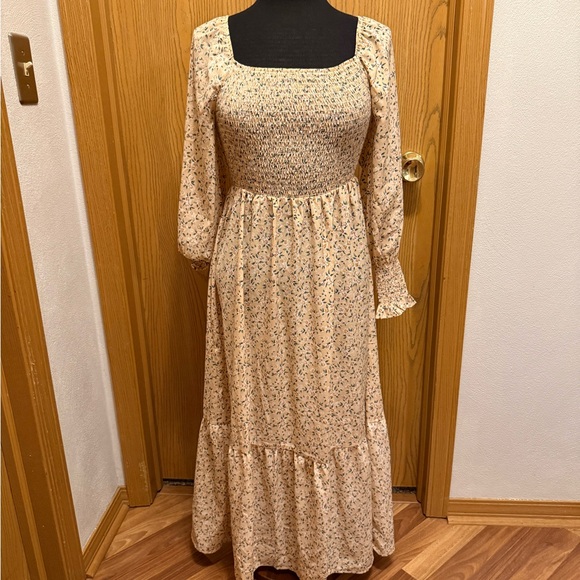 Macy's Dresses & Skirts - Cottage-Core Macy's Floral Long Sleeve Dress